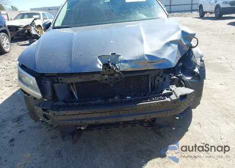 2017 Volkswagen Passat 1.8T R-Line z USA, uszkodzony, nr VIN 1VWDT7A33HC071288